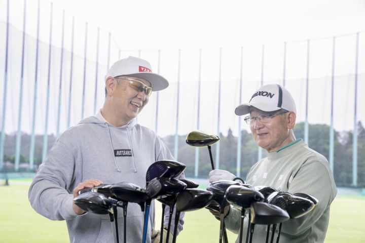 1番飛ぶドライバーはどれ…!? 鹿又とアマ3人が最新クラブ4本をとことん試打！