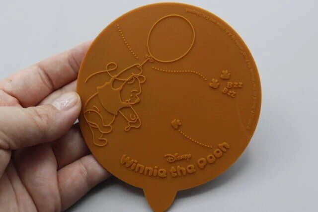 セリアのプーさんシリコーンマグカバー1