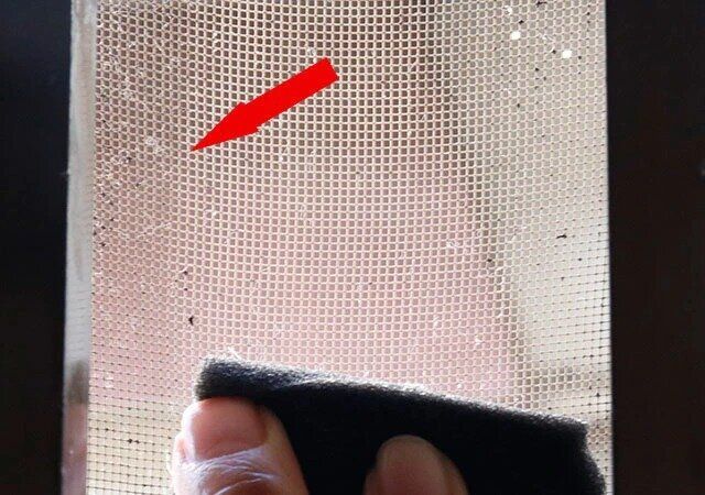 ダイソーのフィルター汚れスッキリスポンジで網戸を掃除