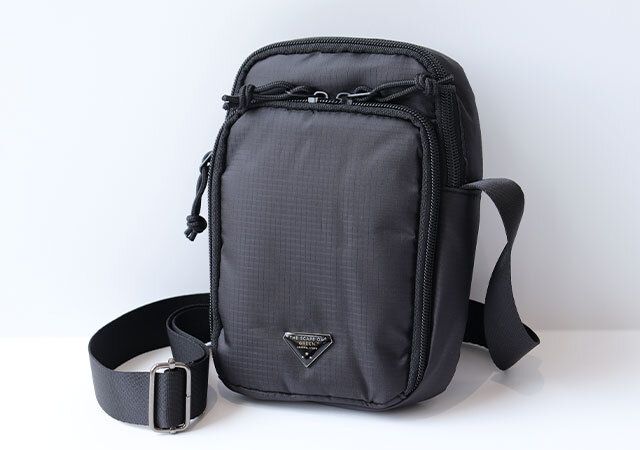 撥水ショルダーバッグ 正面