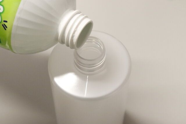 セリア 食器洗剤用ディスペンサー ワンプッシュタイプ 容量