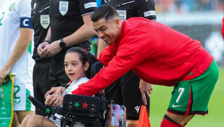 39歳ロナウド、EURO開幕直前にスーパーゴール！車いすの少女へのやさしさも話題