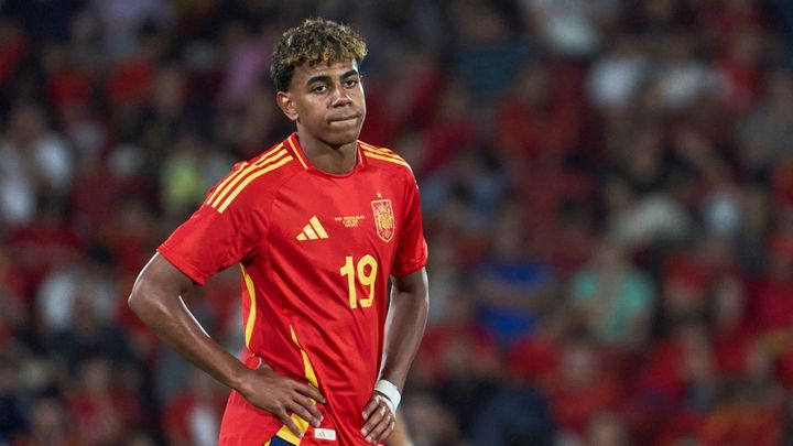 16歳のスペイン代表ヤマル、学校の宿題をやりながらEURO参戦と明かす！「先生に送らないと…」