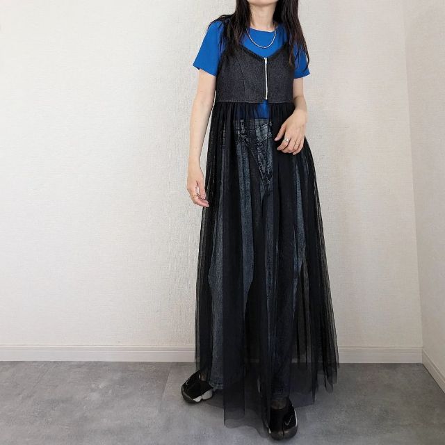 ZIPデニムビスチェOPを着用したコーデ