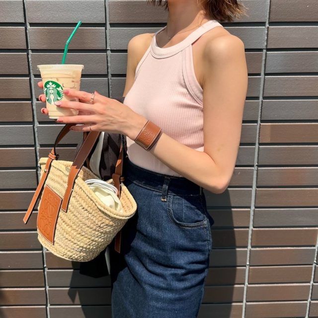 UNIQLOホルターネックブラトップピンクコーデ