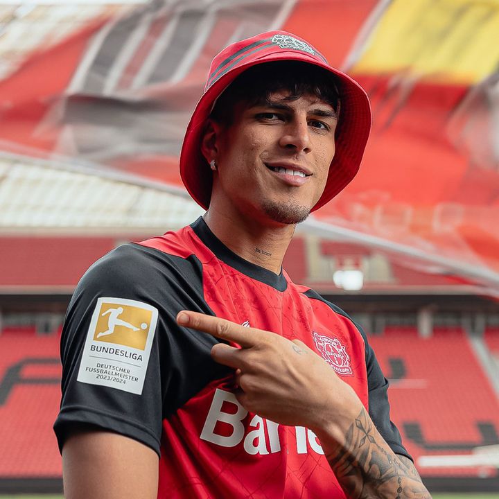 ブンデス王者レヴァークーゼン、2024-25新ユニフォームを発表！初の「黄金チャンピオンバッジ」が輝く