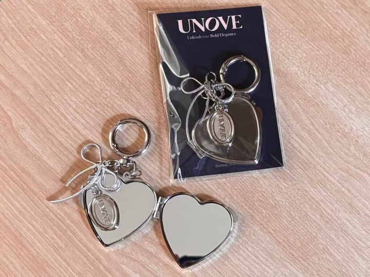 「UNOVE」Qoo10限定購入特典シルバーのミニミラー