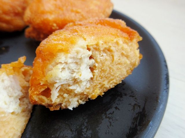 でからあげクン チーズレッド味の断面