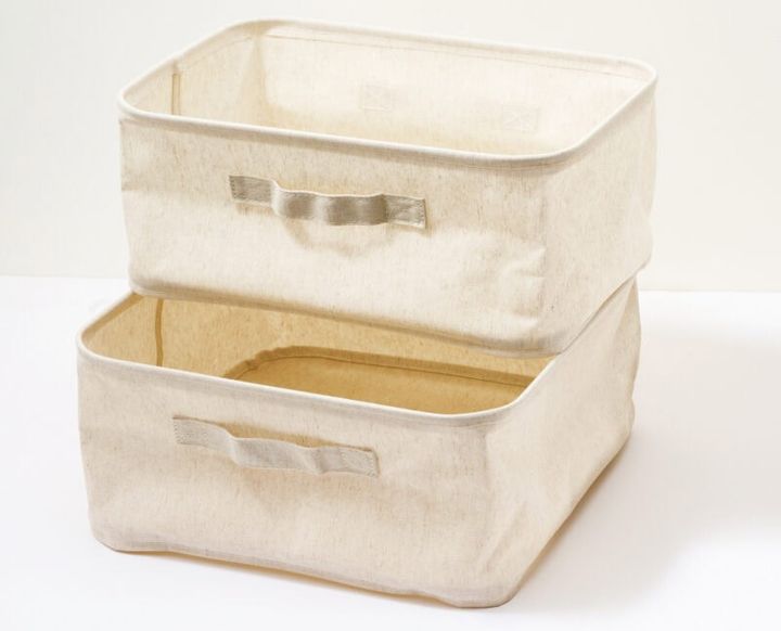 （上から）ポリエステル麻 ソフトボックス 長方形 小［W37×D26×H16 ㎝］￥690 角型 小［W35×D35×H16］￥890／ともに無印良品 銀座