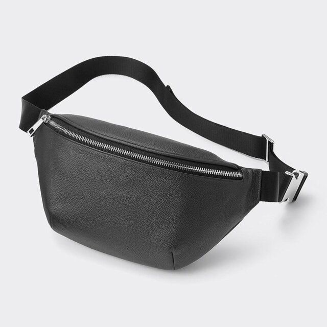 GUの値下げリアルレザーボディバッグ