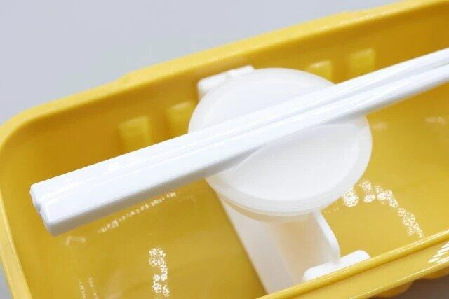 ダイソー アイディアグッズ ランチボックス（ドーム型、1段、500mL） 箸 収納スペース