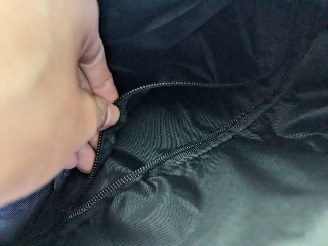 ファスナーポケット