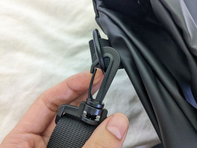 ショルダーストラップ