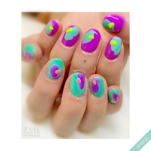 ねいる屋〜SANZOU〜が投稿したネイルデザイン [photoid:I0086862] via Itnail Design (735047)