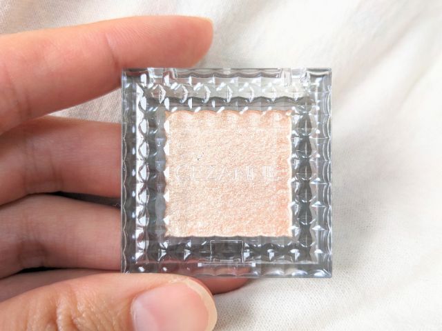 セザンヌ シングルシャイニーアイシャドウ