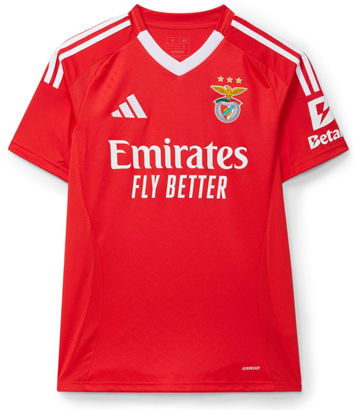 名門ベンフィカ、2024-25新ユニフォームを発表！デザインは「50年前の白Vネック」に触発