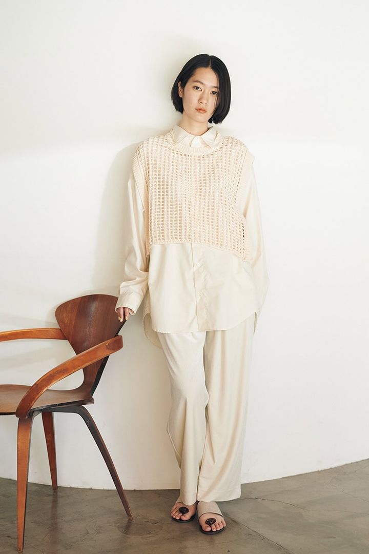 ベストを重ねて表情豊かに