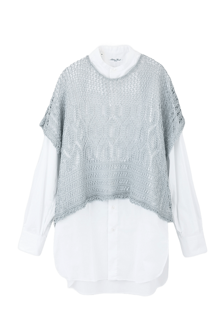 ゆったりポンチョで実現リラクシーなコンビ