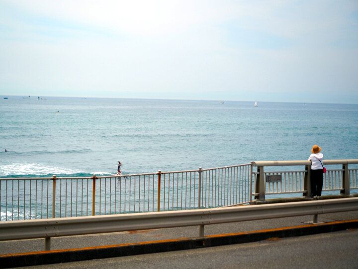 鎌倉さんぽ途中に♪ 稲村ヶ崎温泉併設の足湯カフェ「Ninai」でのんびり時間