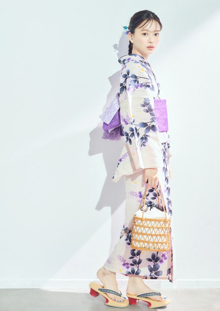 山本舞香さんもひと目ボレ♡ 現代柄に映える血色＆色っぽチークではんなり美人に