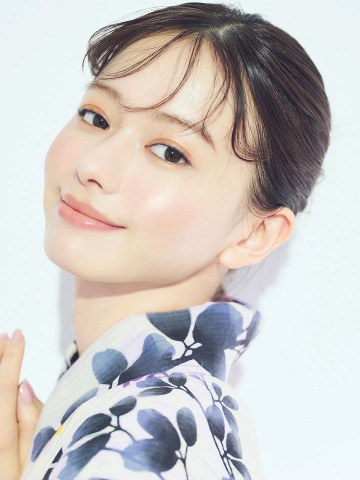 山本舞香 現代柄浴衣のメイク 山本舞香のBeauty Script