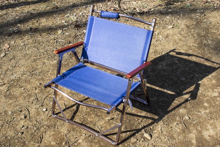 レジャー用の折り畳み椅子の使用時に座面の生地が破れる事故が発生している