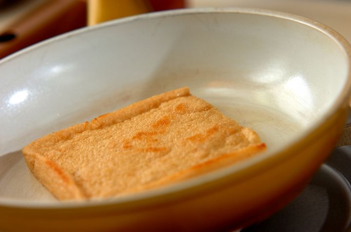 ニンジンとお揚げのピーナッツ和えの作り方1