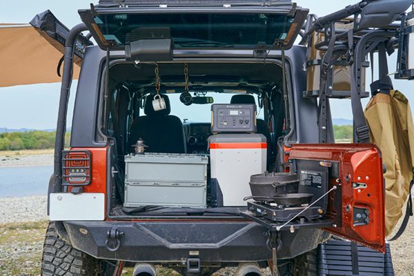 車中泊ではなく…車上泊!?女性キャンパーのソロスタイルがカッコよすぎる…！