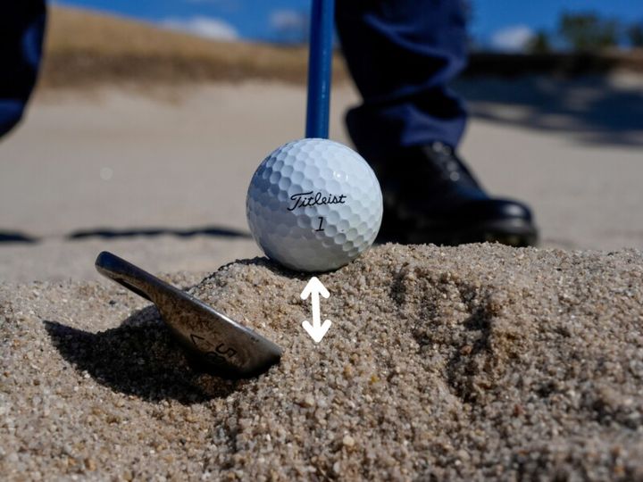 “バンカー脱出”するために絶対覚えるべきポイント3つ！「ヒザの高さを保つと…」