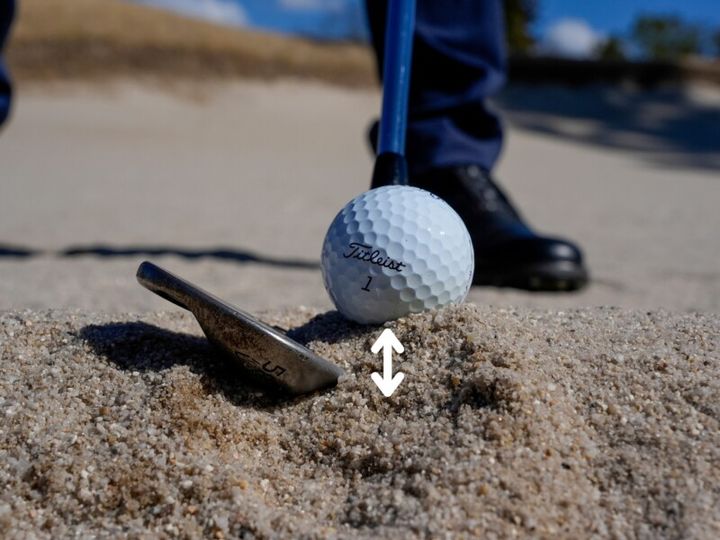 “バンカー脱出”するために絶対覚えるべきポイント3つ！「ヒザの高さを保つと…」