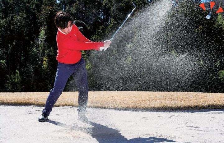 “バンカー脱出”するために絶対覚えるべきポイント3つ！「ヒザの高さを保つと…」