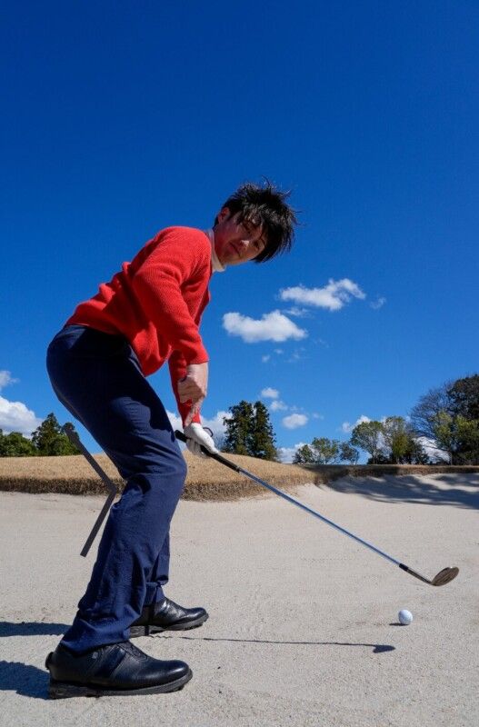 “バンカー脱出”するために絶対覚えるべきポイント3つ！「ヒザの高さを保つと…」