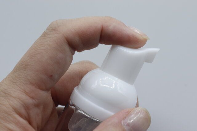 ダイソー 泡ポンプボトル ポンプ 凹み