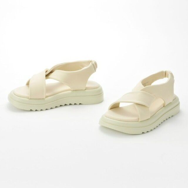 しまむらのボリュームソールサンダル