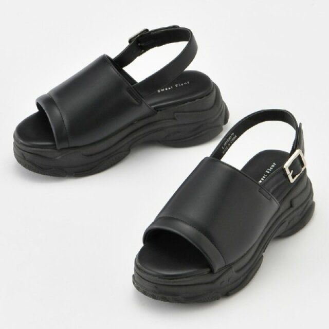 しまむらの厚底サンダル