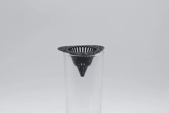 ダイソー 園芸グッズ 鉢底ネット（5.7cm×6cm×3.5cm、8個組） 使用例 水耕栽培