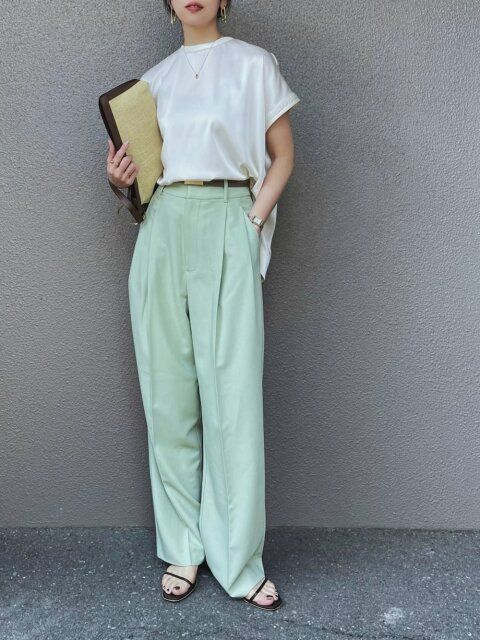 白Tシャツのコーデ2