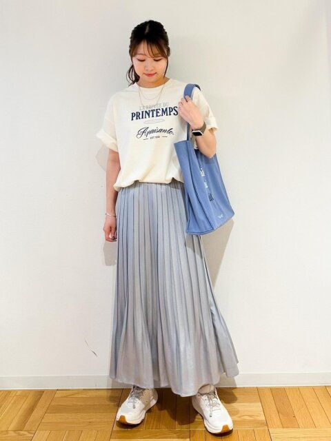 白Tシャツのコーデ4