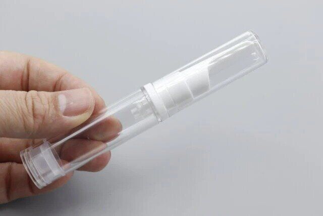 ダイソー 詰め替え容器 アイクリーム真空容器（長細いタイプ、10mL）
