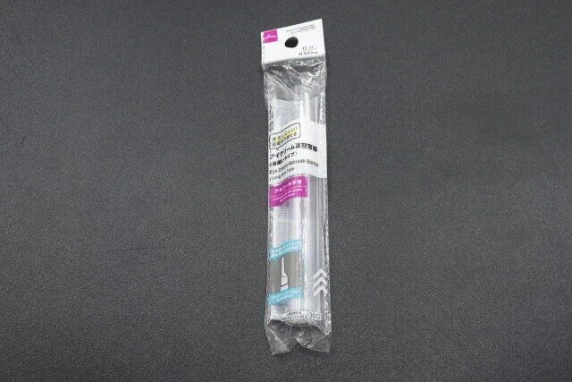 ダイソー 詰め替え容器 アイクリーム真空容器（長細いタイプ、17mL） パッケージ