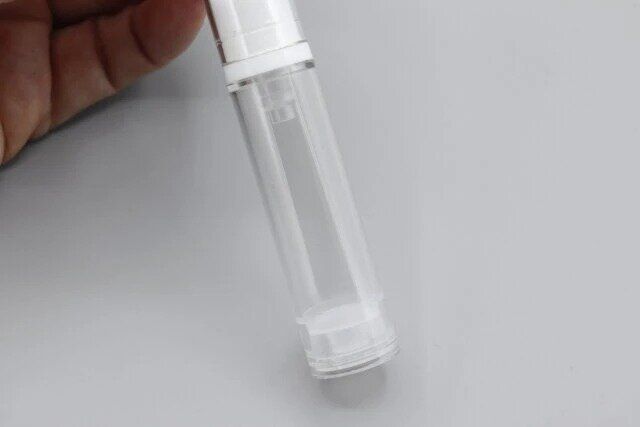 ダイソー 詰め替え容器 アイクリーム真空容器（長細いタイプ、10mL） 真空タイプ