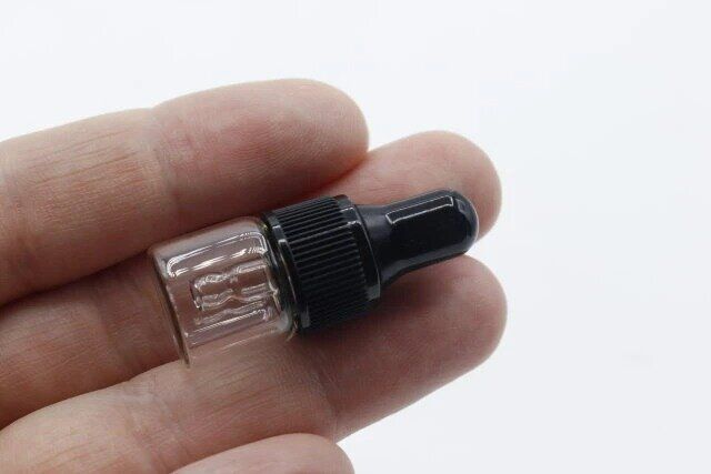 ダイソー 詰め替え容器 スポイト付ボトル 2mL サイズ