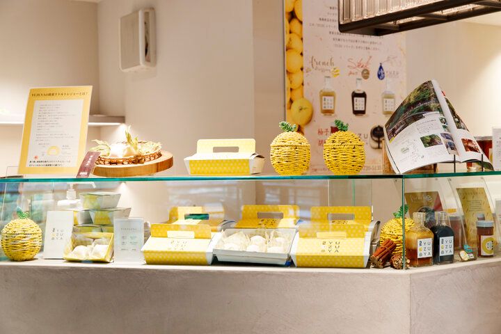 ホタルが鑑賞できる川床テラスも♪レトロ建築が目を引く大阪・箕面の「YUZUYAカフェ」