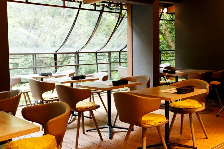 ホタルが鑑賞できる川床テラスも♪レトロ建築が目を引く大阪・箕面の「YUZUYAカフェ」