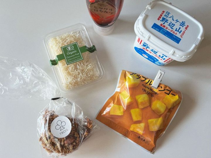 韓国で話題のグリーヨーグルトを手軽に！ジューシーマンゴーサマーなグリークヨーグルト【渡辺友美子のコーヒーに合うお菓子のレシピ vol.47 〜レシピで旅するヨーロッパ〜】