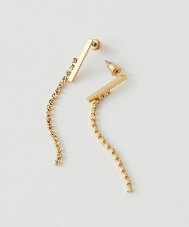 画像: 「クリスタルスイングピアス」￥6,600 出典：ガリャルダガランテ