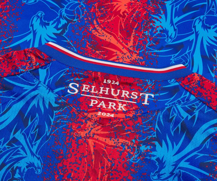 鎌田大地の移籍先候補！クリスタル・パレス、「本拠地100周年」を祝う2024-25新ユニフォームを発表