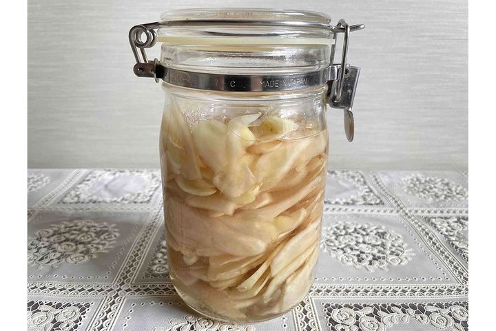 ▲仕込み完了直後の新しょうが甘酢漬け。新しょうが約450g（掲載レシピの1.5倍）で作りました。