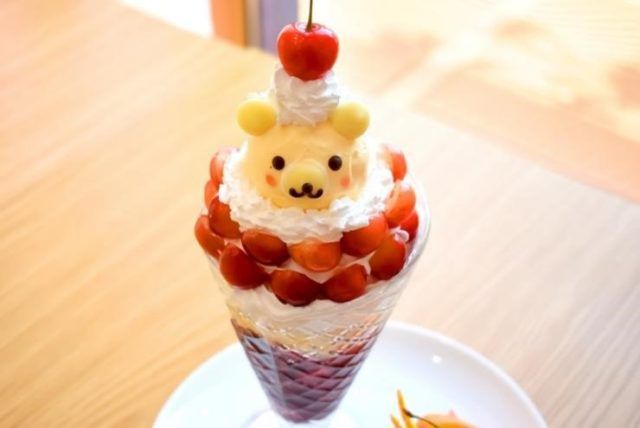 さくらんぼのパフェ画像
