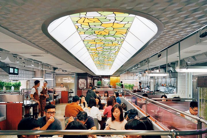 台湾〈詹記麻辣火鍋〉店内